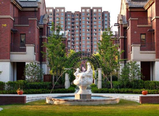 麗（lì）景英郡-小區中庭公共區域保潔