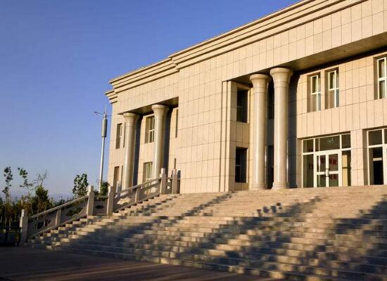 某政府辦公樓做（zuò）全方位清潔工作