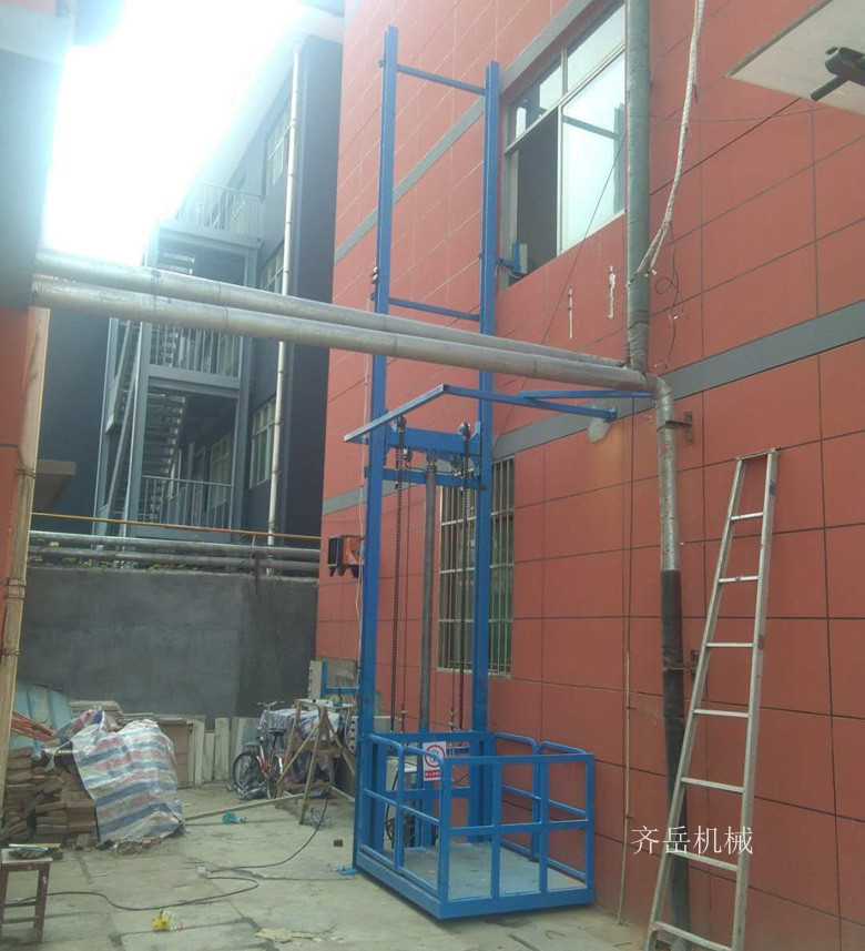 陝西寶雞蔡家坡工業（yè）園導軌式升降平台